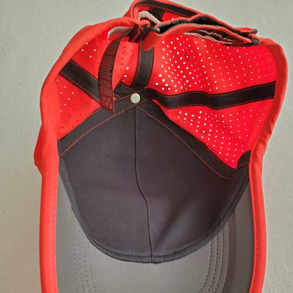 Nike Golf Hat Red Lightweight Breathable Adjustable - Picture 2 of 7